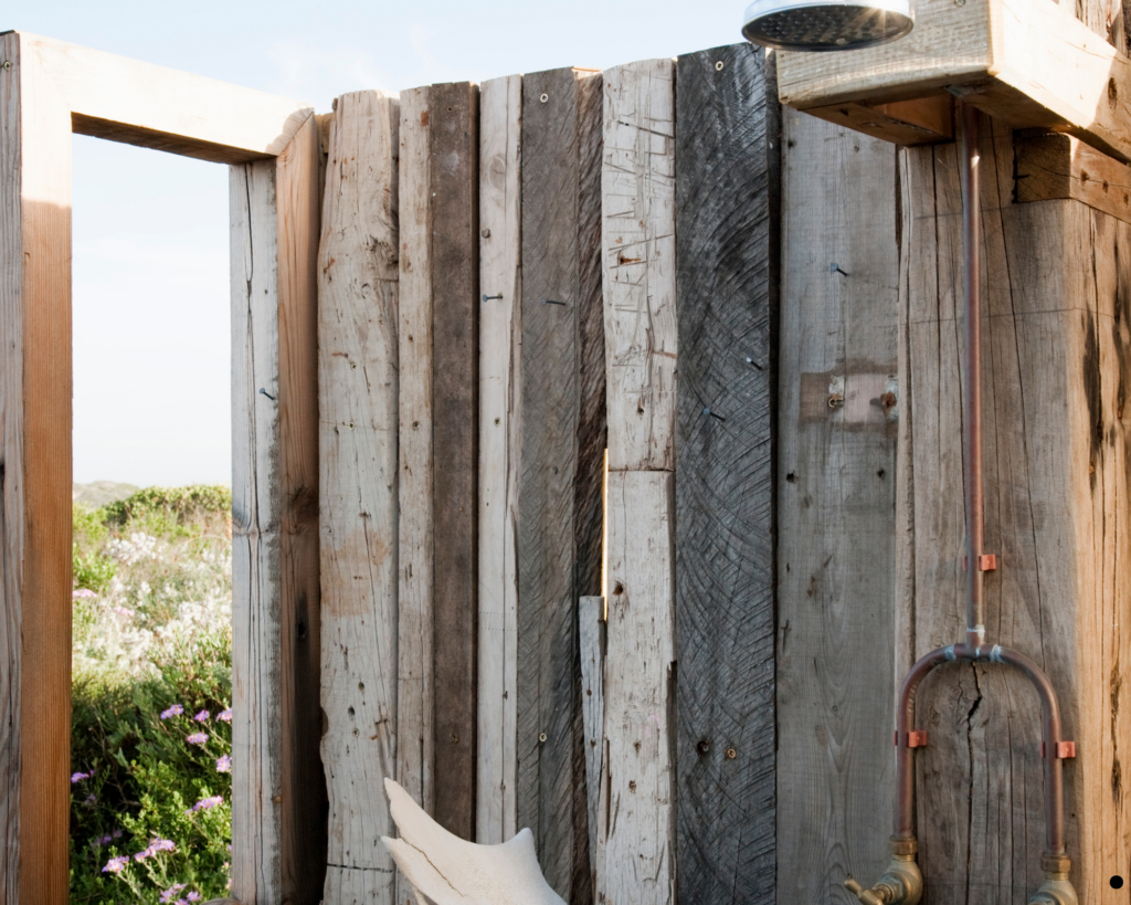 driftwood outdorr shower designs