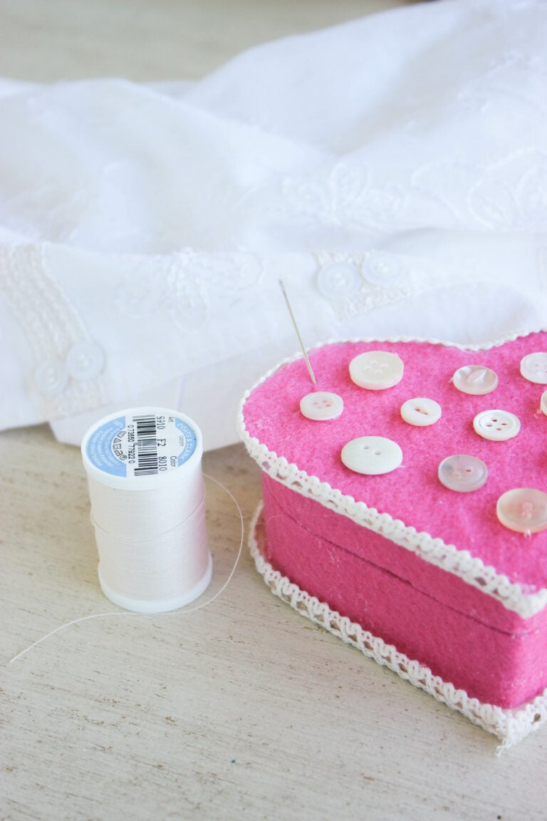 Learn To Make A Heart-shape Sewing Kit In 5 Easy Steps