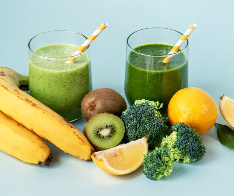 SuperFood Smoothie With Banana